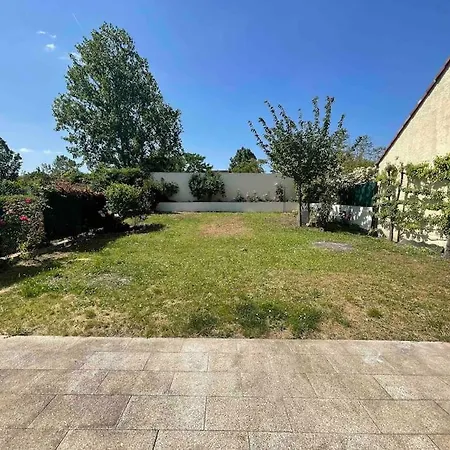 Holiday home Maison Familiale A - Paris